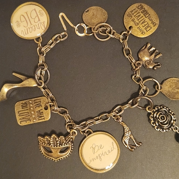 Charm bracelet - Picture 2 of 7